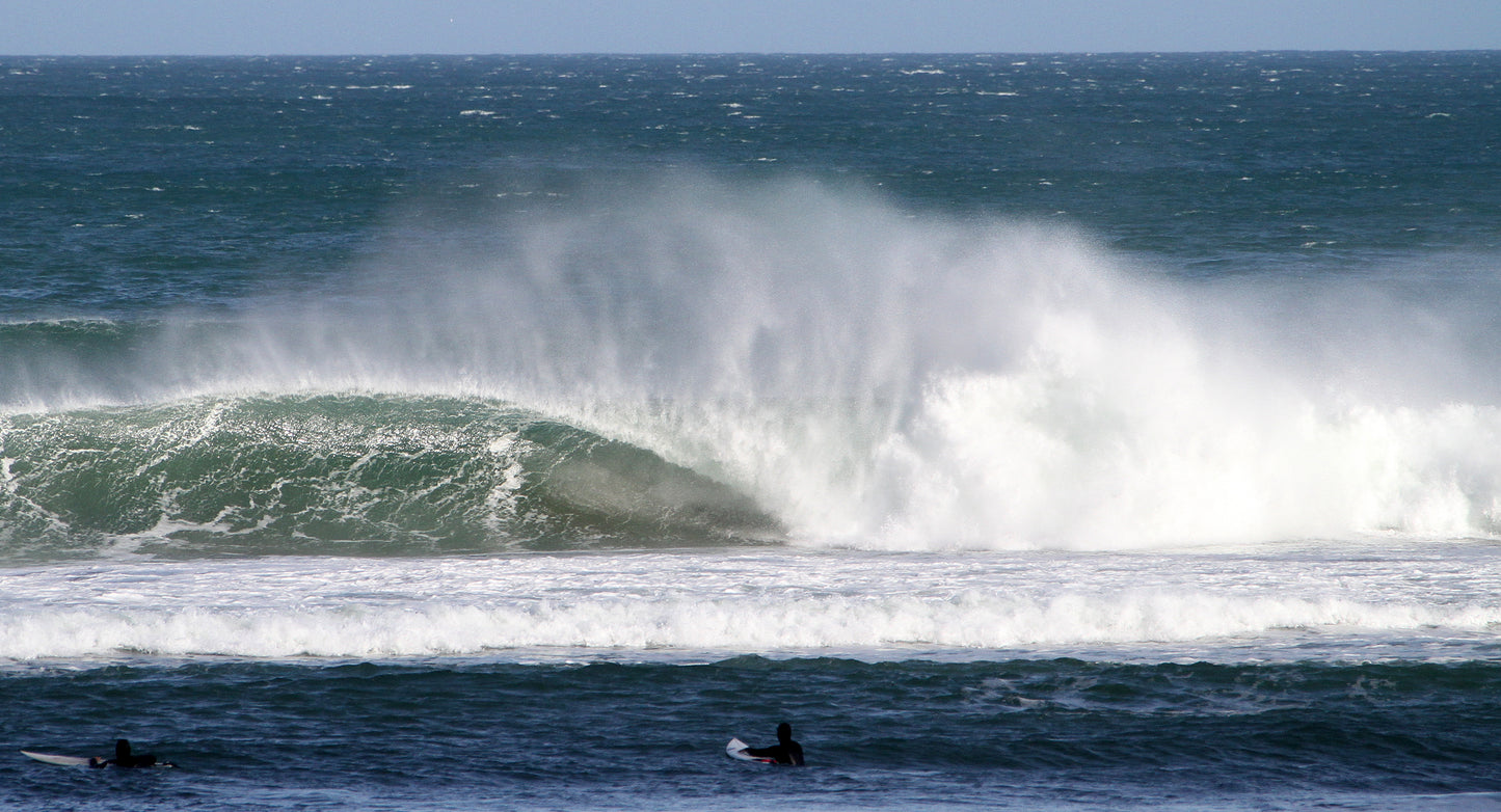 Piha Beach - Smokers!